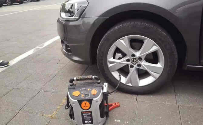 绵竹汽车搭电案例